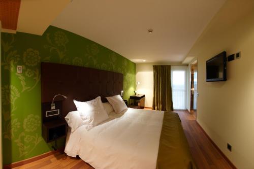 Book the Standard Double or Twin Room Standard Double or Twin Room