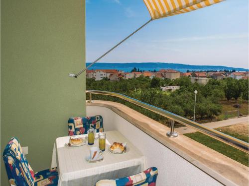 One-Bedroom Apartment in Kastel Luksic, Unterkunft in Kaštela