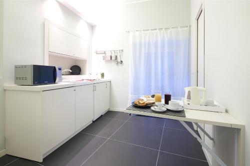 NearHome Smart Suites Guest House - image 8