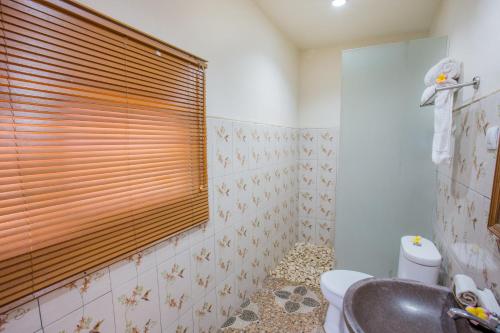Deluxe Double Room (2 Adults + 1 Child) image 8