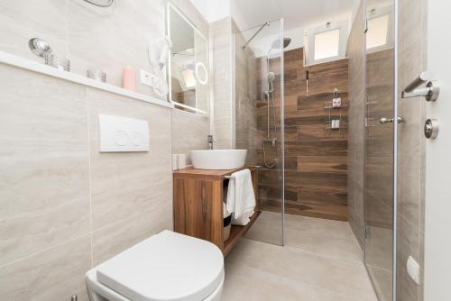 Blue Old Navy Rooms - image 12