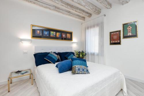 VHA Collection - Biennale 1 & 2 , Elegant Apartments 15 min walk from St Marks Square, Venice (photo 3)