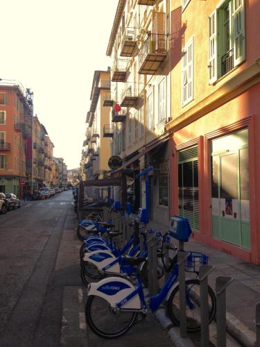 2 Pièces au coeur du quartier branché du port, Nice (fotografie 8)