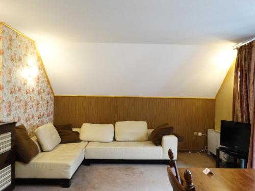 Vesta Hotel - image 12