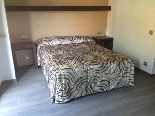 Hotel 9 Sant Antoni - image 4