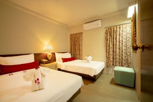 room detail thumbnail 1