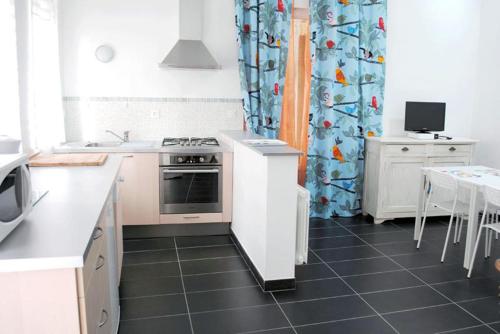 Konyha, Gîte la Providence (Gite la Providence) in Saint-Sernin-Du-Plain