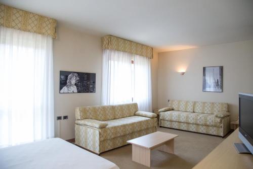 Brianteo Hotel and Restaurant - image 3