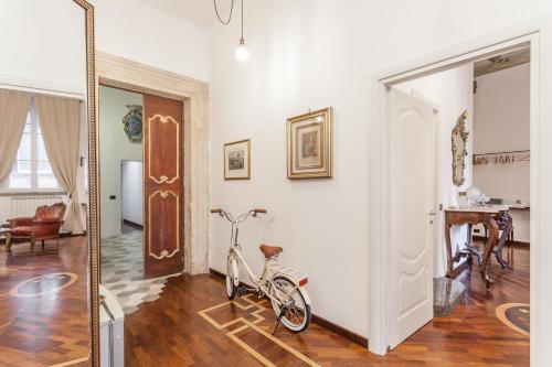 Palazzo Del Duca Piazza Navona - image 4