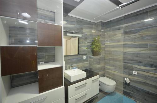 J & P Apartments Orahovac - image 14