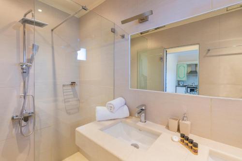  Ziogas Luxury Apartments in Dassia