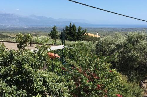  Tranquil Cottage 20 minutes from sea-Stunning view in Dhraḯna