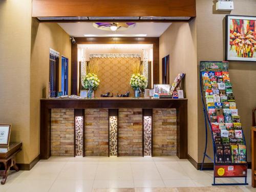 Front desk [24-hour]