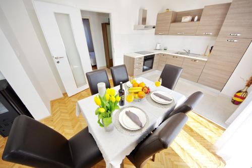  Apartment Tina, Unterkunft in Zadar