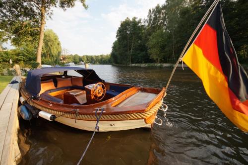 Mediterrane Luxusferienwohnung 4, Berlin-Kopenick, Am Muggelsee 4.1km von Schöneiche bei Berlin entfernt