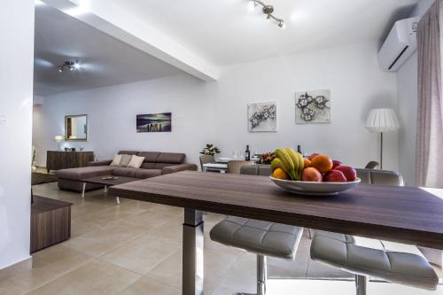 Sunny Modern Apartments