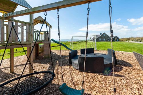 Ocean View,Kinsale, Hosted by Exquisite holiday homes, sleeps 22 in Мелоу