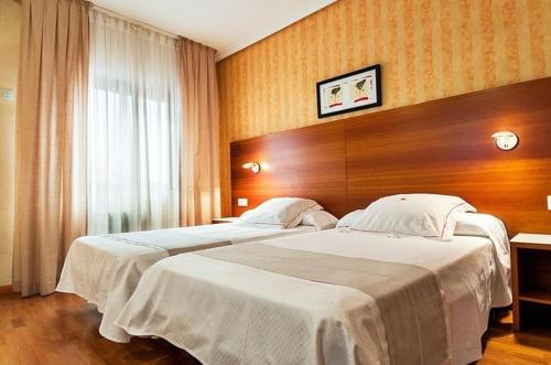 2 twin beds