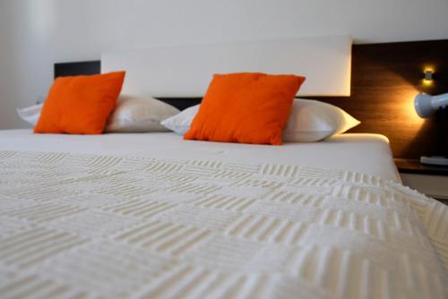 MiraMar Apartments - image 6