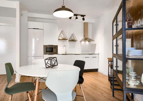 SUNN Apartments Amador de los Ríos, by Homing U 5