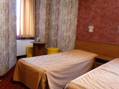 Vesta Hotel - image 2