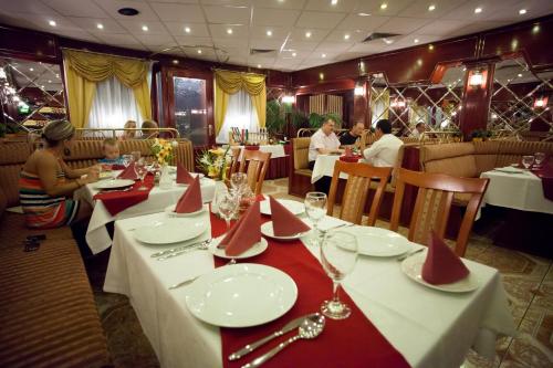 Restaurant, Szinbad Hotel in Pecs