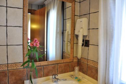 Hotel Medina de Toledo - main image