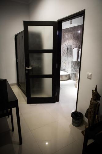 ケラパ ロヴィナ ビーチ ヴィラ19