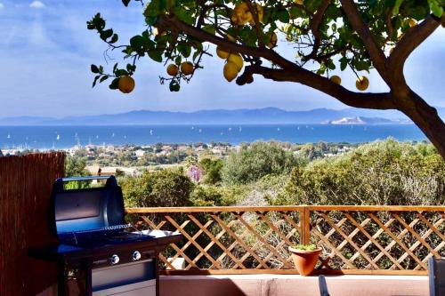 Casa Limone with spectacular sea view and gas BBQ!