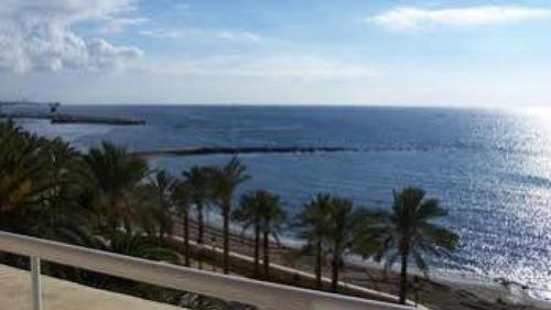 Bonito apartamento en Marbella primera linea playa photo