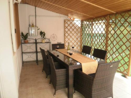 Balaton House – khách sạn tại Balatonboglar