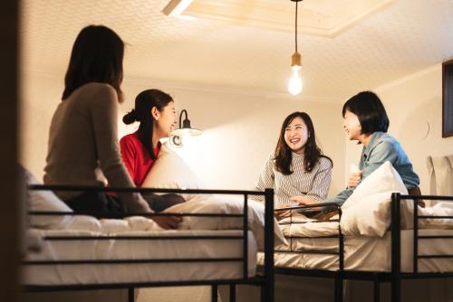 room detail thumbnail 1