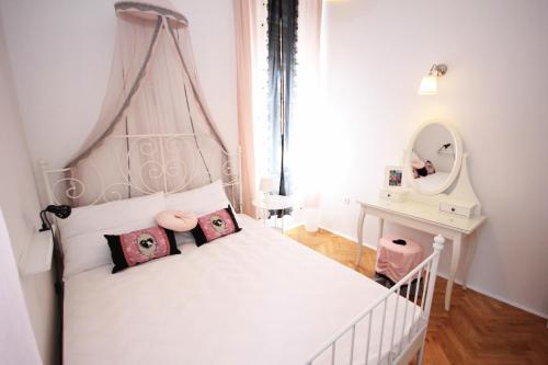 The Hostel 4