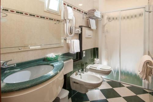 Hotel Helios - Photo 3