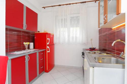 Apartments with WiFi Baska Voda Makarska - 16766 - image 2