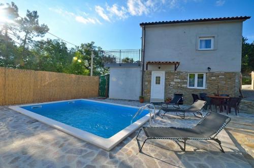 Holiday house with a swimming pool Sovinjsko Polje Central Istria - Sredisnja Istra - 16806 