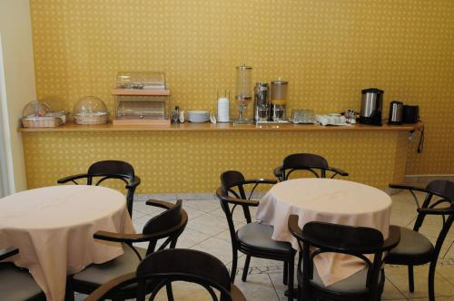 Hotel Pantheon in Markopoulo