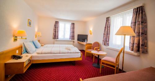 room detail thumbnail 0