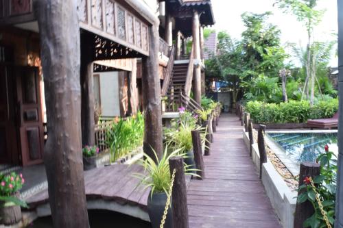 Java Wooden Villa & Residence