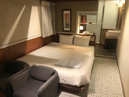 Double Room with Private Bathroom - Non-Smoking 