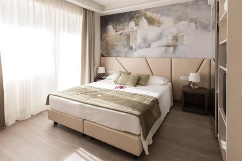 Large Double or Twin Room