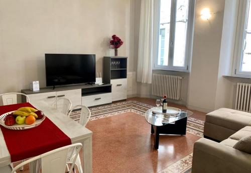 Regis Condo - image 4