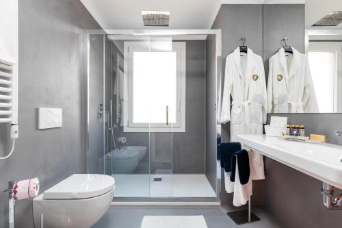 VHA Collection - Biennale 1 & 2 , Elegant Apartments 15 min walk from St Marks Square, Venice (photo 8)