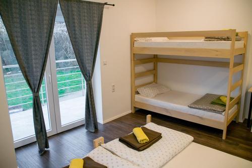 床, Wine Hill Hostel in 唐亞斯圖比卡