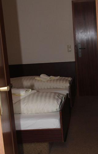 Einfelder Hof garni - image 12
