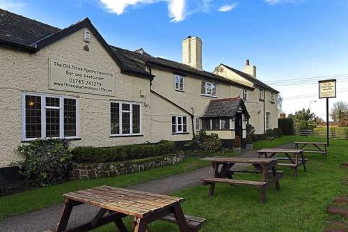 The Old Three Pigeons - image 2