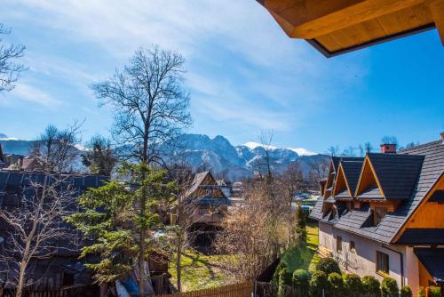 Apartment with Mountain View image 8
