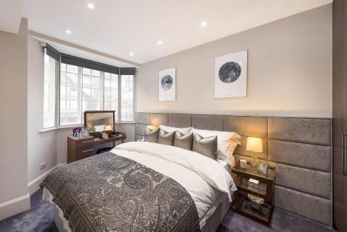 Beautiful Chelsea Apartment In Fashion District, , London