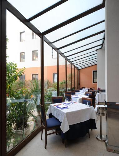 餐廳, 美景酒店 (Panorama Hotel) in 叙拉古市郊
