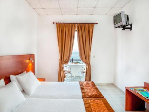 Double or Twin Room with Sea View